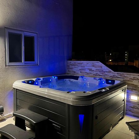Poseidon Court Penthouse Superior Lägenhet St. Paul's Bay Exteriör bild