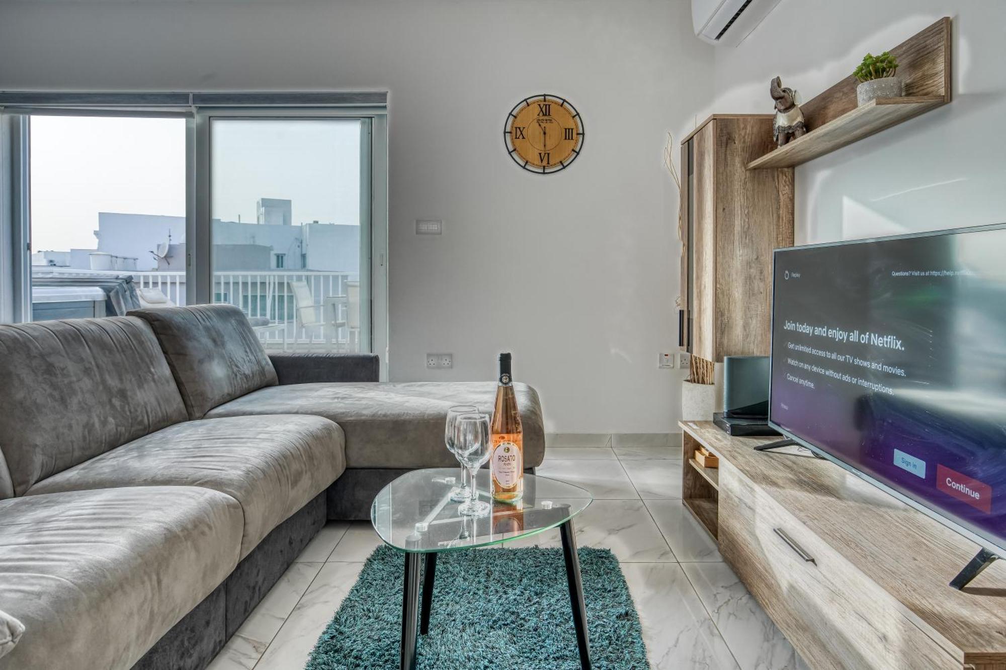 Poseidon Court Penthouse Superior Lägenhet St. Paul's Bay Exteriör bild