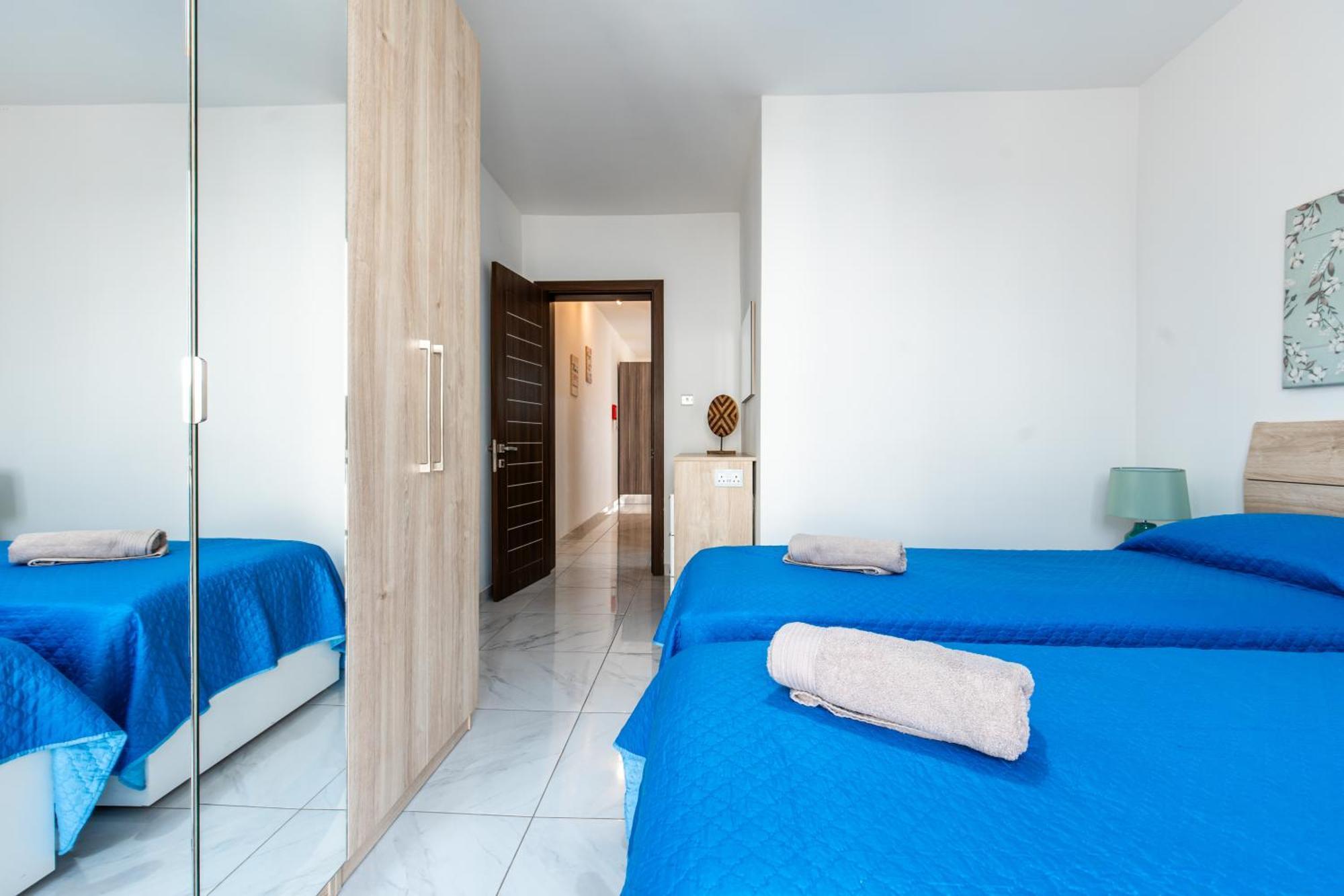 Poseidon Court Penthouse Superior Lägenhet St. Paul's Bay Exteriör bild