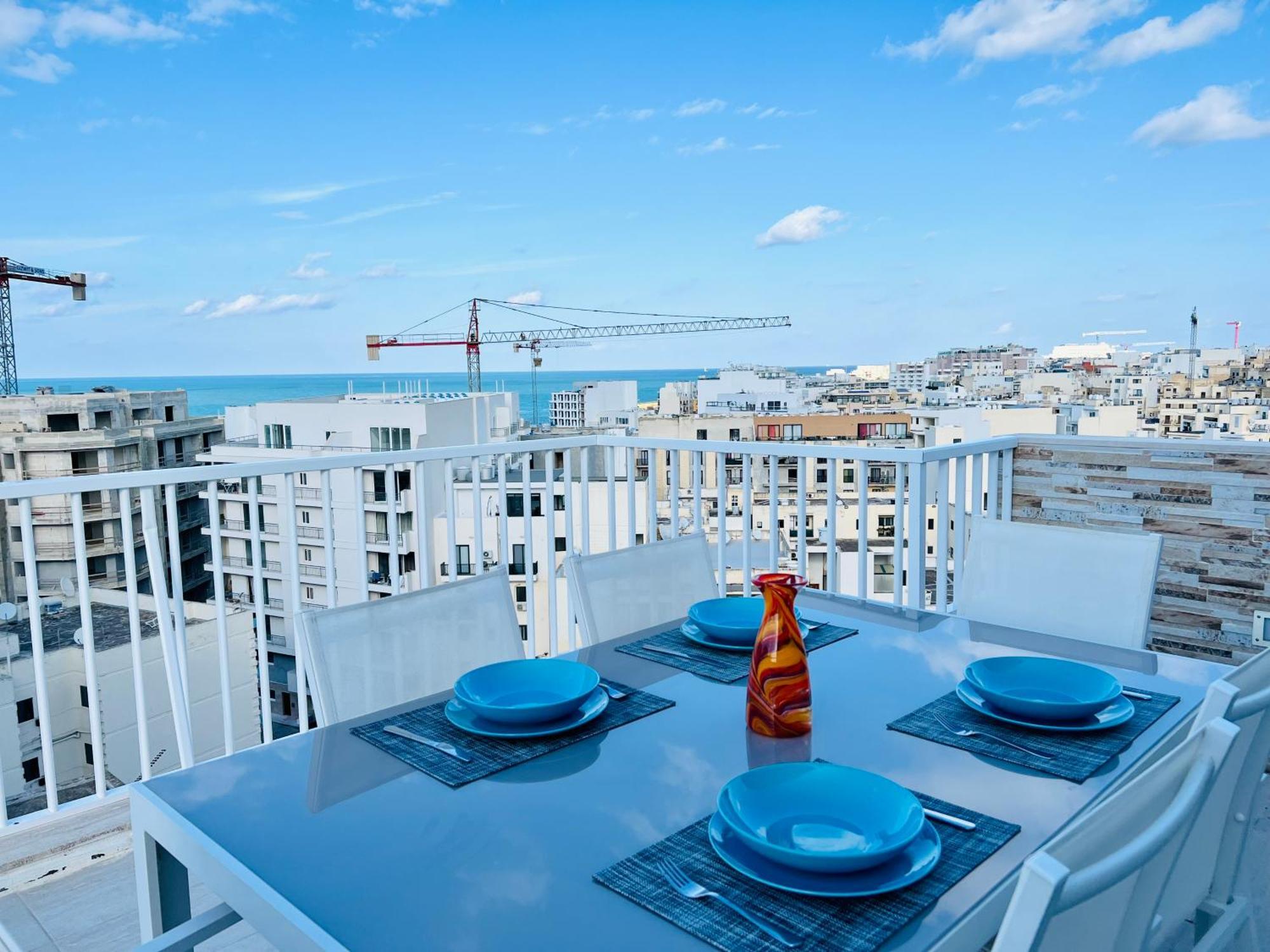 Poseidon Court Penthouse Superior Lägenhet St. Paul's Bay Exteriör bild