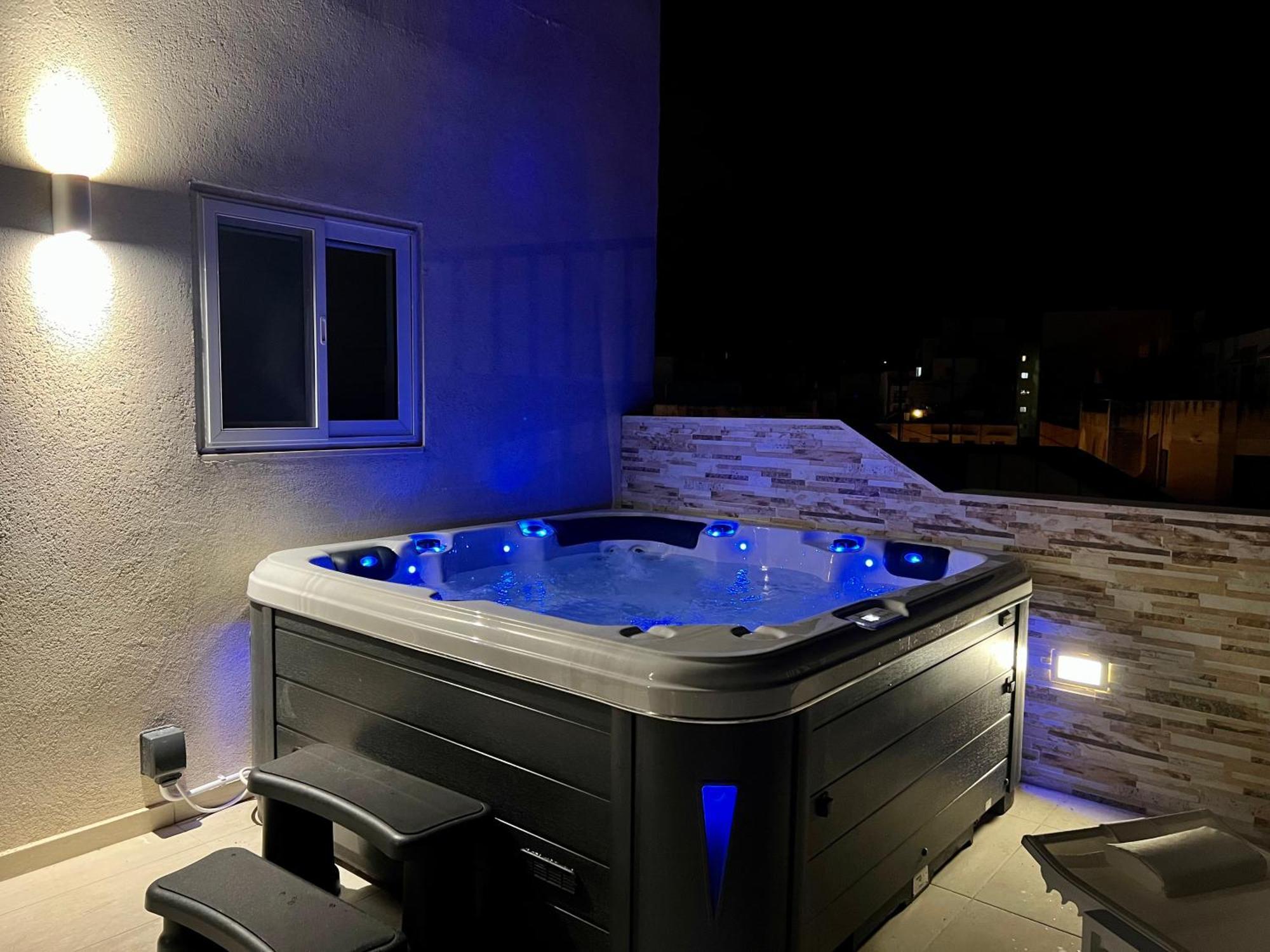 Poseidon Court Penthouse Superior Lägenhet St. Paul's Bay Exteriör bild
