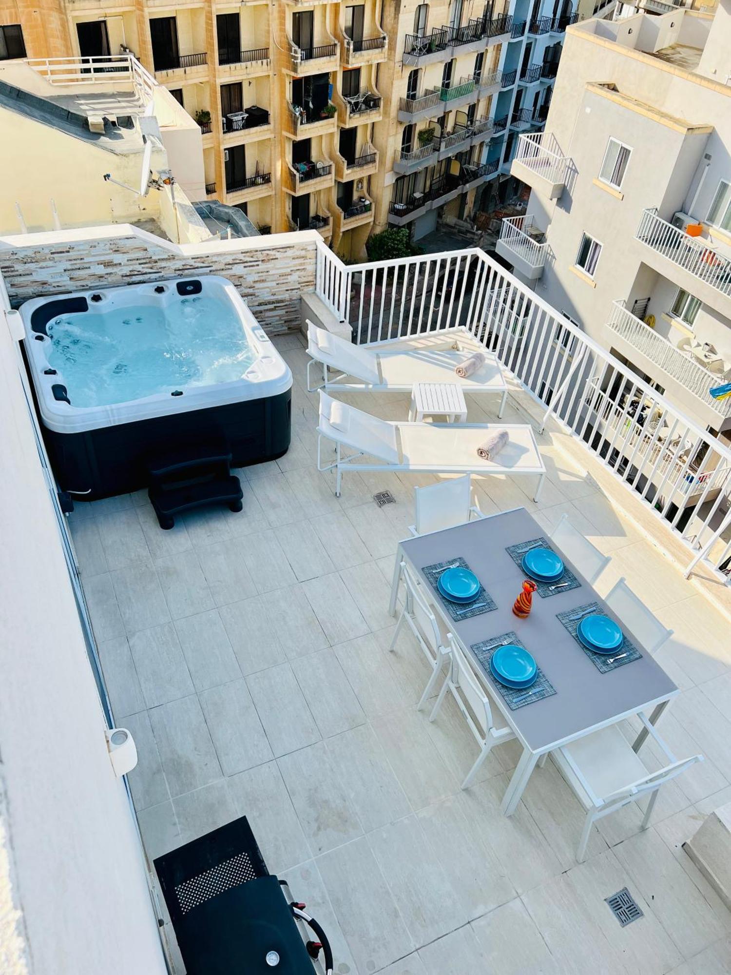 Poseidon Court Penthouse Superior Lägenhet St. Paul's Bay Exteriör bild