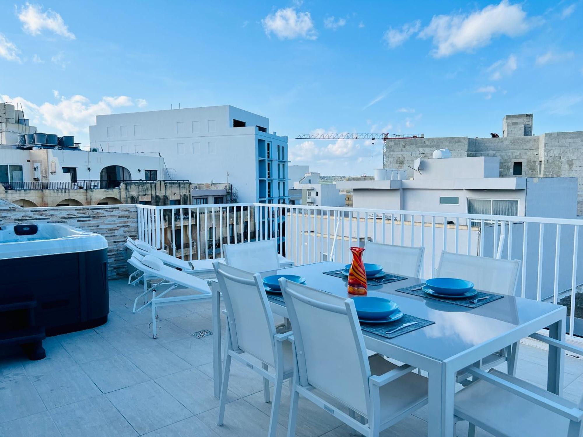 Poseidon Court Penthouse Superior Lägenhet St. Paul's Bay Exteriör bild